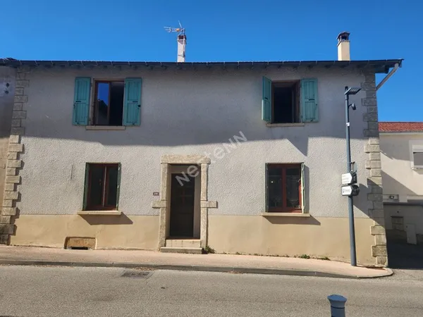 Valencin centre village ? Maison de caractère en pisé 200 m², 6 chambres, dépendances et fort potent