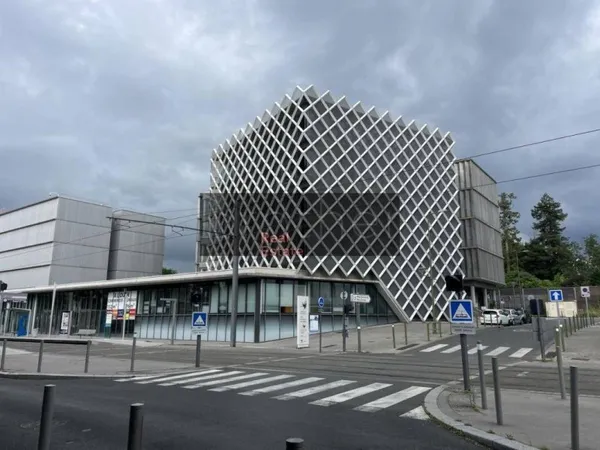 Bureaux 916 m²