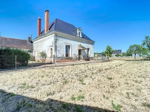 Proche de LHOMME (Dpt 72),Maison à vendre 3 pièces - grenier-2 granges- 1 dépendance-1 atelier- 1 ga