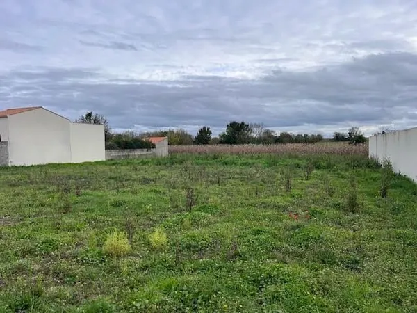 Terrain 645 m²