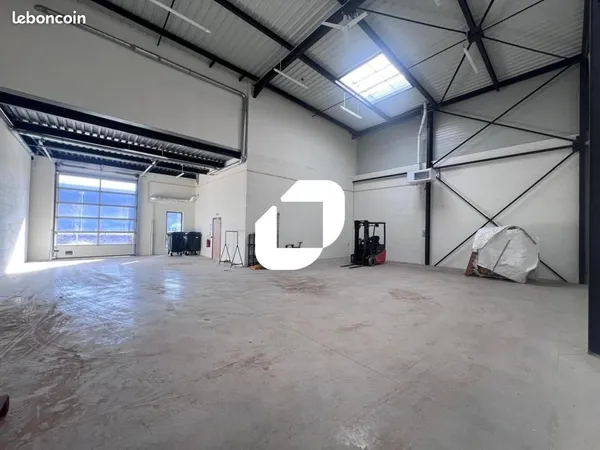 Local d'activité 310 m²