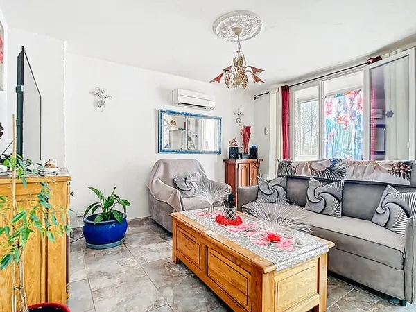 A vendre superbe Appartement 2 pièces de 54 m2 à Marseille - Secteur Bon Secours