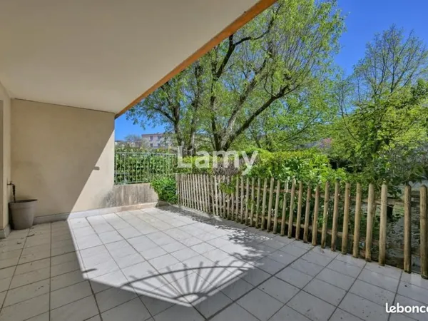 Parking 44 m²