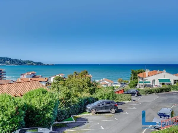 STUDIO AVEC MAGNIFIQUE VUE, CAVE ET PARKING