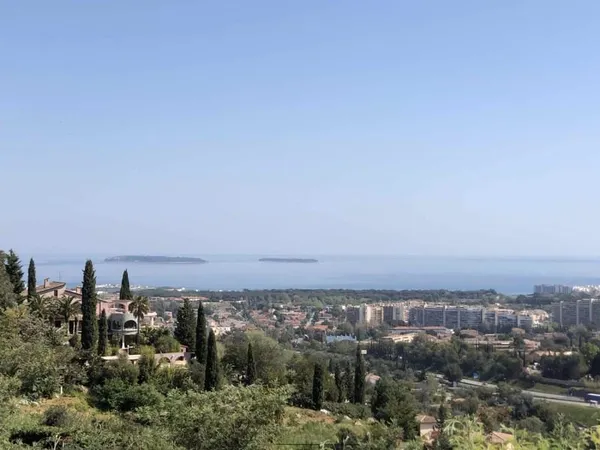 Terrain 1106 m²