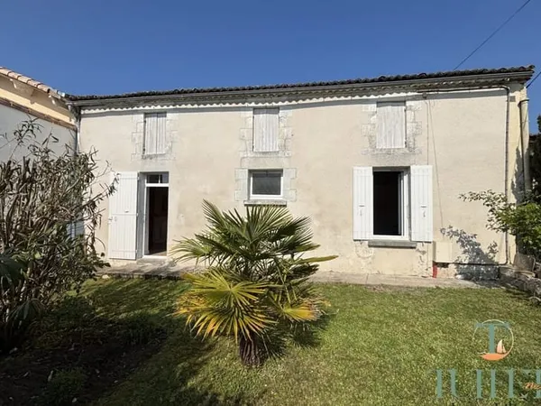 Maison de caractère avec double jardin - 15 Minutes de royan-11