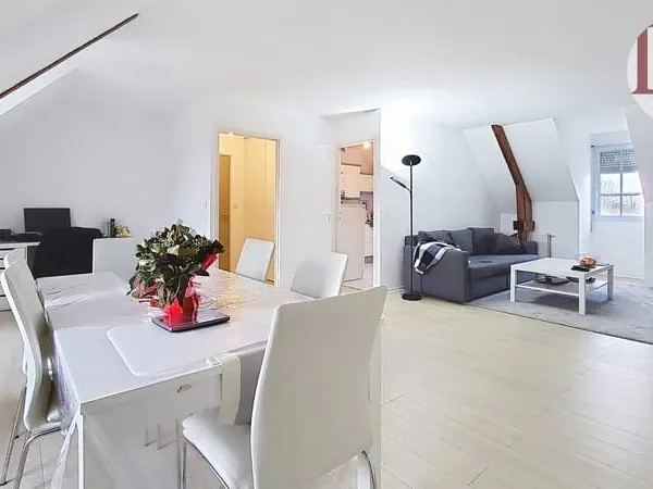 APPARTEMENT 3 CHAMBRES + DOUBLE BOX + PLACE PARKING + CAVE