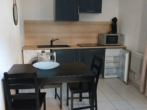 Grand studio à louer