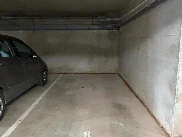 Place de parking sous sol