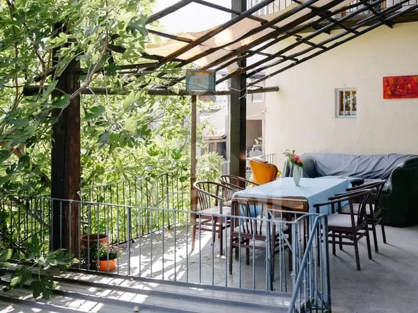 Maison de caractère, avec jardin et dépendances