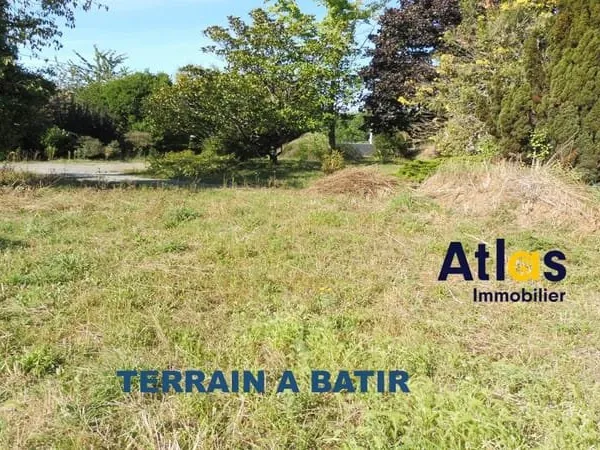 Terrain à bâtir d'environ 380 m2 en plein coeur de Mougon