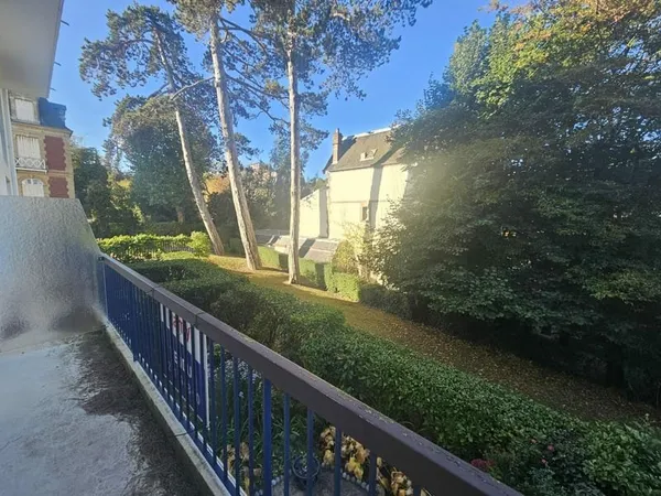 Grand studio avec balcon - Villers-sur-Mer centre, à 500m de