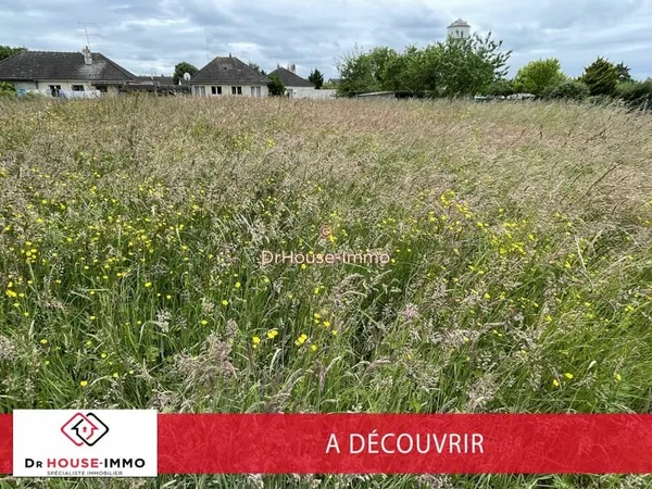 TERRAIN CONSTRUCTIBLE ENSOLEILLÉ ET SPACIEUX À LORRIS !