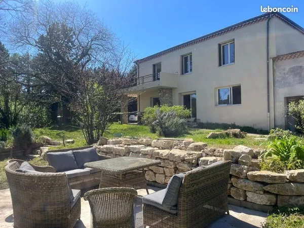 Propriété 7 pièces 188 m²