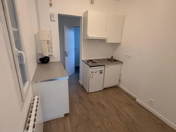 Studio 23m2 - Refait à neuf - Boulevard de la Mission Marchand (Courbevoie)