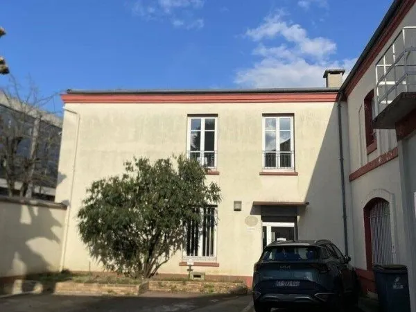 Bureau 230 m²
