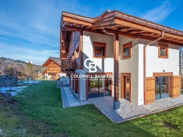 Chalet, 250m², 5 chambres, 521m² de terrain, Saint Nicolas de Vé