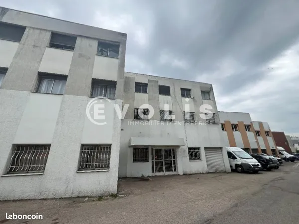 Bureaux 759 m²