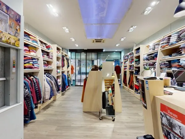 À Vendre : Fonds de commerce - Vêtements professionnels - Libourne
