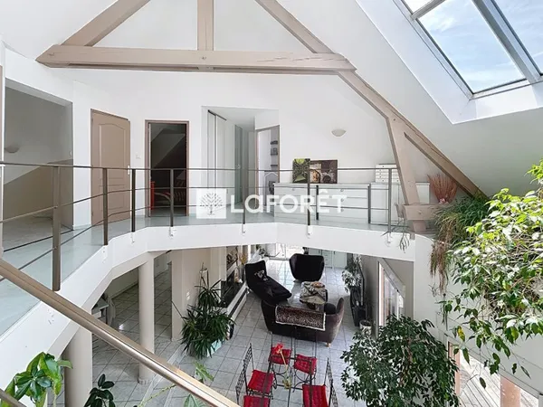 Maison 8 pièces 214 m²