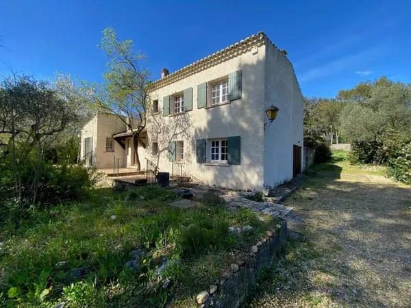 Villa T6 de 140 m2 terrain de 3 700 m2 Nîmes Ville Verte