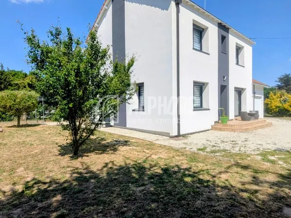 Maison 6 pièces - 120m² - 4 chambres - Double garage - Terrain 646m²