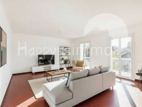 Appartement T4 avec deux balcons Port de Hyères