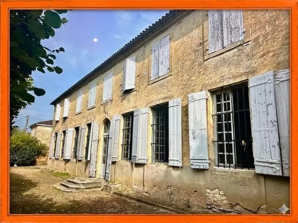 Château d'exception de 600 m² à rénover - Vue imprenable sur la Garonne
