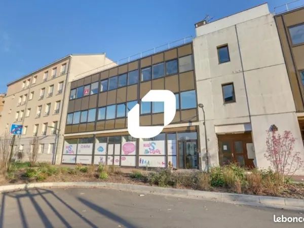 Bureau 300 m²