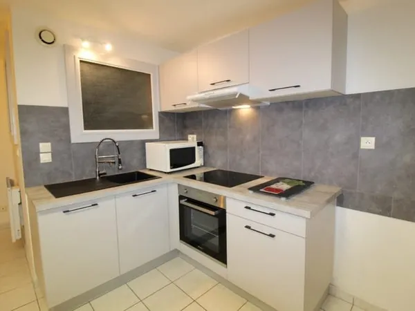 Villeneuve sur Lot, appartement T2 bis en très bon état, rénové en 2022, de 52 m2 avec TERRASSE situ