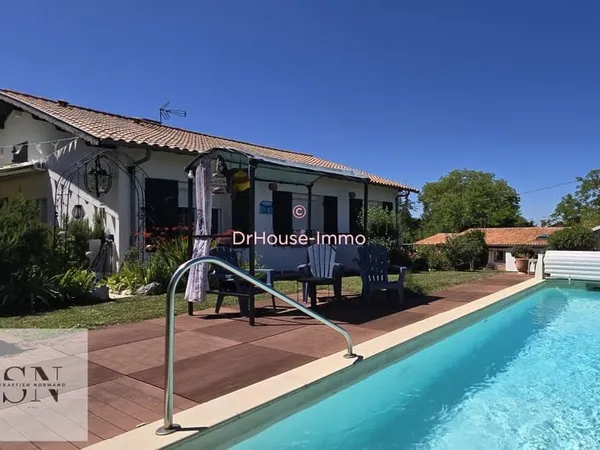 Maisons plains pieds 109m2 et 57m2, jardin clos, piscine
