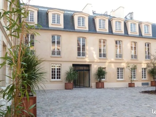 Bureau 1 798 m²