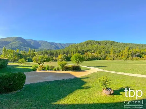 Maison 13 pièces 350 m²