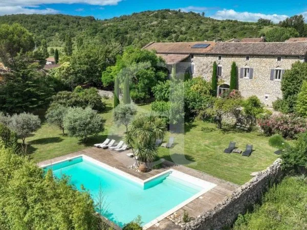 Maison de luxe 19 pièces 560 m²