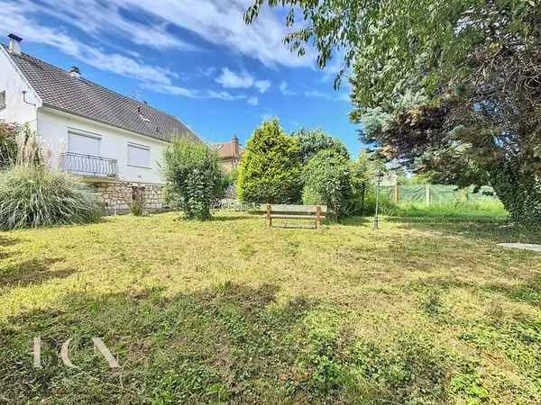 Maison avec terrasse à Baillet-En-France
