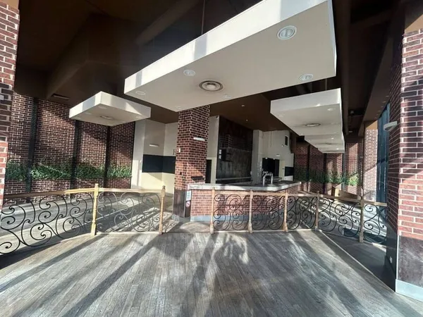 Local commercial 158 m²