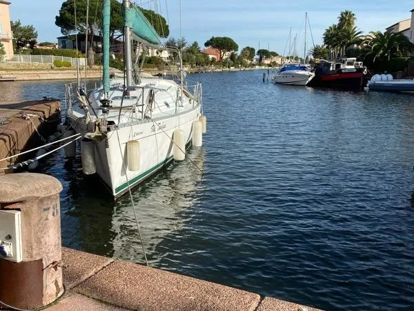Rare Place de port. Port cogolin