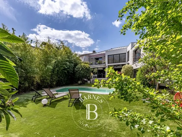 PETITE GARENNE MAISON D'ARCHITECTE AVEC JARDIN & PISCINE