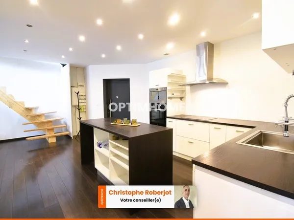JOLI POTENTIEL pour ce Duplex en HYPER CENTRE VILLE, avec possibilité de 4 chambres et immédiatement