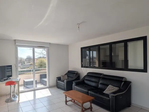 Appartement T3 avec 2 places de parking, cave et piscine