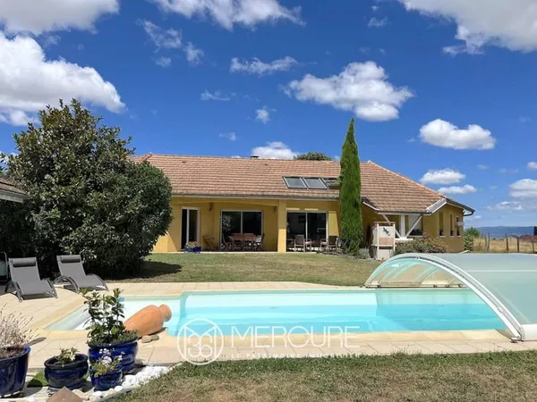 Maison de plain-pied 10 pièces 229 m²