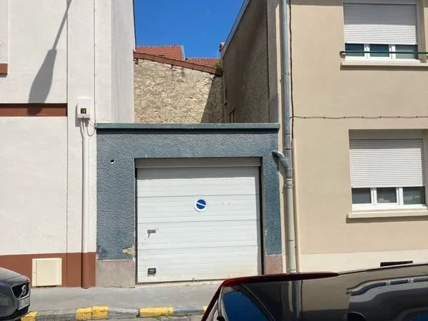 Garage avec fort potentiel de construction-Reims (rue Jean de la Fontaine)