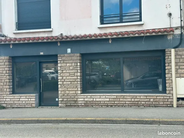 Local commercial 80 m² — Bail 3/6/9 — RN83 Servas (01) — 1 100 TTC/mois