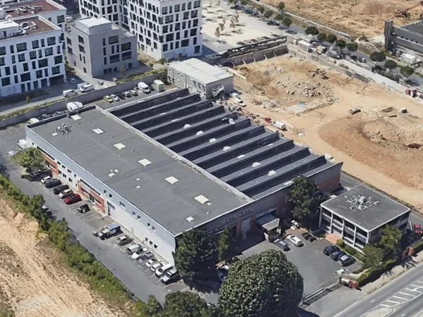 Entrepôt 2008 m²