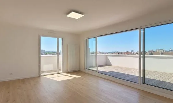 APPARTEMENT T4 + Grande Terrasse quartier Barrière de Paris