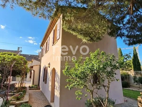 Maison 8 pièces 202 m²