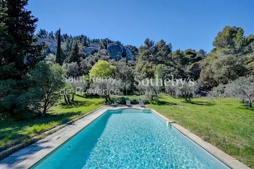 Maison 13 pièces 395 m²