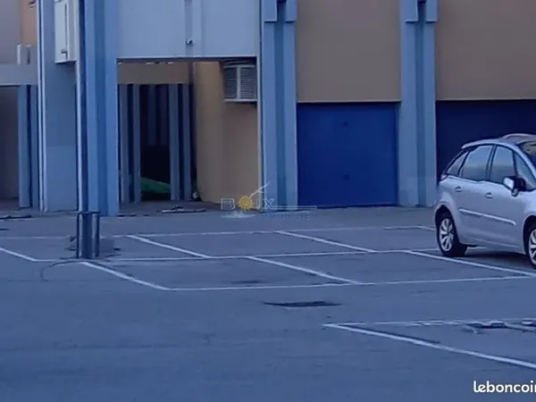 Parking/box 12 m² Sète
