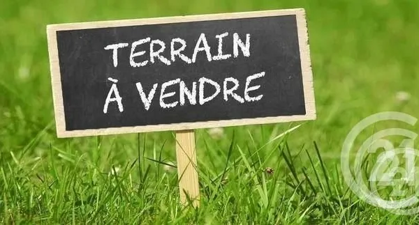 Terrain 844 m²