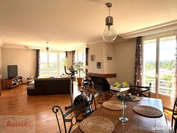 Maison 7 pièces 220 m²